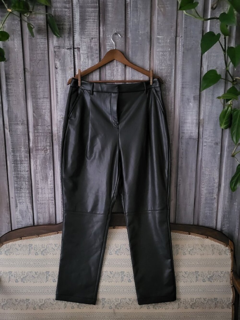 Black Faux Leather Pants Pleated High Waisted Straight Leg Size 14 NWT